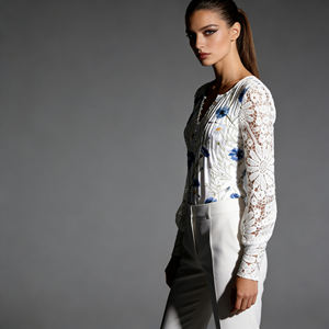 Chemise élégante pour femme, en dentelle blanche claire, à manches en dentelle, respirante, à col en V, boutonnée sur le devant, décontractée, mi-longue - Product Image 2