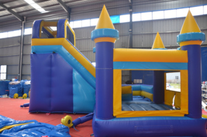 Castillo Inflable Clásico Azul y Amarillo con Tobogán, Doble Torre, Combinación de Brincolín Inflable para Niños, para Alquiler Comercial en Fiestas - Product Image 4