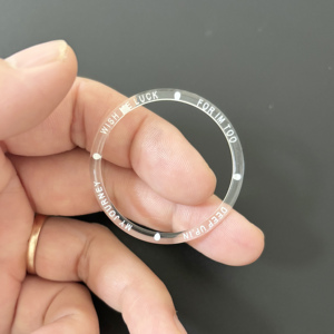 Bezel de montre en cristal de verre de haute qualité |   Bijoux incrustés |   Design de luxe |   Abordable et personnalisable - Product Image 2