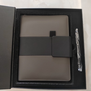 Logo personalizzato 8000mah PU in pelle A5 di ricarica Notebook Power Bank Set con supporto di uscita 10W luce regalo Set tra cui penna - Product Image 5