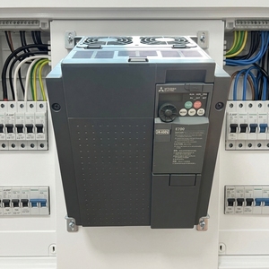 Convertisseur de fréquence original neuf FR E740 300SC EC 3 KW VFD en stock - Product Image 6