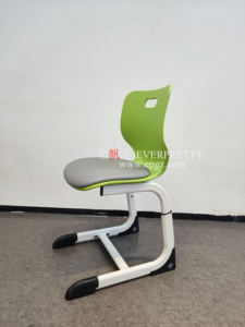 Chaise d'écriture pour étudiants et chaises d'école de style saoudien, <span class=keywords><strong>prix</strong></span> d'usine, durables, siège en plastique PE à vendre - Product Image 3