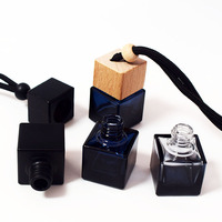 Flacon de parfum de voiture carré de 8ml en gros Diffuseur de parfum de voiture noir Désodorisant pour voiture avec bouchon en bois