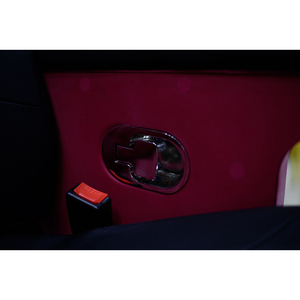 Asiento Doble Plegable VIP para Computadora, Tapizado en Cuero Negro y Rojo con Diseño de Diamantes, 18 Asientos, USB, Reclinable, para Transporte en Van o Autobús - Product Image 6