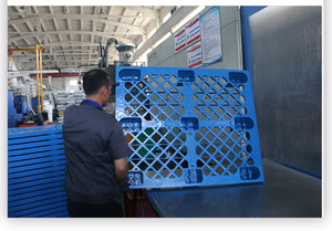 Heavy Duty 1100*1100*145mm Durable HDPE <strong>Plastic</strong> <strong>Tray</strong> with Nine-Leg Grid Single Faced <strong>Plastic</strong> <strong>Pallet</strong> for Logistics Warehousing - Product Image 6