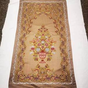 Alfombra de oración plegable y lavable con bordado floral, alfombra islámica de felpa suave adecuada para uso en el hogar y al aire libre. - Product Image 1