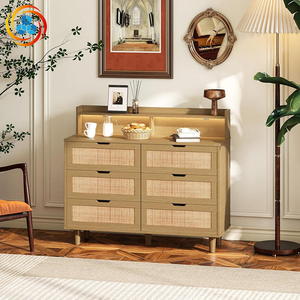 Commode de chambre à coucher moderne en bois avec six tiroirs et design multi-niveaux - Product Image 1