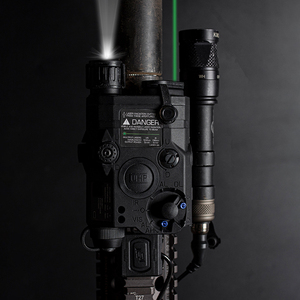 ไฟฉายเลเซอร์สีแดงเขียว WOSPORT และไฟอินฟราเรดแบบหางเมาส์ พร้อมกล่องแบตเตอรี่ <span class=keywords><strong>PEQ</strong></span> <span class=keywords><strong>15</strong></span> สำหรับอุปกรณ์เสริมการล่าสัตว์และเกม CS กลางแจ้ง - Product Image 1