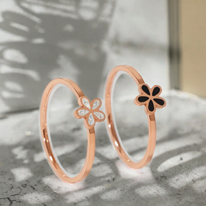 Anillo de margarita de acero inoxidable con esmalte oro rosa para mujer, banda floral ajustable, regalo de joyería para el dedo - Product Image 3