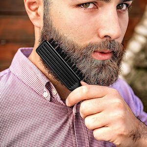 Cepillo quitapelusas para cuello con logotipo personalizado, mango chapado en oro, cerdas de nailon, cepillo para barba y estilizado para hombres, ideal para salón y barbería. - Product Image 3