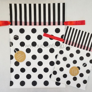 Huadefeng sacchetto regalo bianco personalizzato all'ingrosso di alta qualità con <span class=keywords><strong>punto</strong></span> nero - Product Image 2