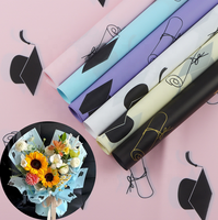 Papier d'emballage pour fleurs imperméable de style coréen pour la saison des diplômes, motif chapeau de docteur pour la décoration de bouquets, papier recyclable