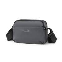 Sac à bandoulière décontracté pour homme en PU, léger, imperméable, multi-zippé, sac messager croisé avec large sangle, idéal pour les trajets quotidiens