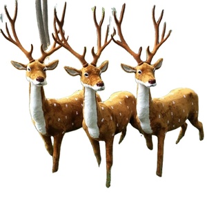 Renard de taille réelle fabriqué en usine pour les villages de Noël et les artisanats de vacances - Product Image 1
