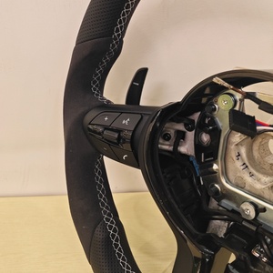 Volante de Coche de Microfibra Perforada Blanca para <span class=keywords><strong>BMW</strong></span> X1 <span class=keywords><strong>X2</strong></span> X3 X4 X5 X6 F15 F20 F30 F31 F40 E83 E70 E90 - Product Image 5