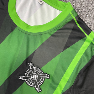 เสื้อฟุตบอลแขนสั้นผ้าระบายอากาศแห้งเร็วพิมพ์ลายตามสั่งด้วยเทคนิค Sublimation สำหรับฤดูร้อน - Product Image 5
