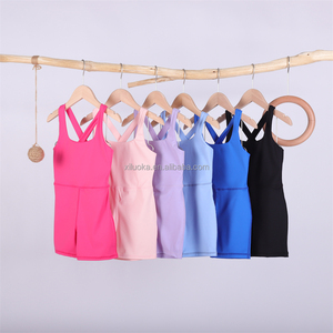 Mono de Moda sin Mangas con Tirantes y Espalda Descubierta en Color Negro - Product Image 3