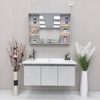 Ensemble de meubles de salle de bain modernes avec armoire en PVC, miroir intelligent, lavabo en céramique, montage mural pour hôtel et appartement