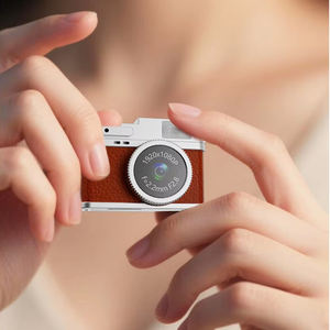 Porte-clés mignon en forme d'appareil photo, appareil photo compact rétro classique 1080P, petit appareil photo de la taille d'un pouce, collier pour étudiants et jeunes - Product Image 3