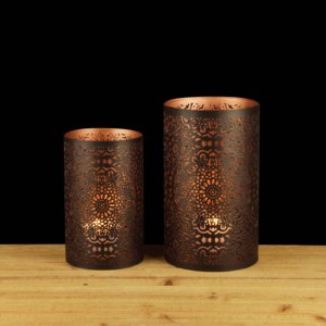 Porte-bougie décoratif rond en fer de qualité supérieure pour la mise en scène de tables, les événements et l'éclairage d'ambiance, disponible à la vente - Product Image 3