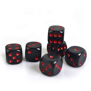 Dés en acrylique noir D6 de 16 mm avec logo personnalisé gravé, coins arrondis, pour les soirées en bar, les jeux de rôle, les jeux de société, fabriqués en plastique durable - Product Image 1