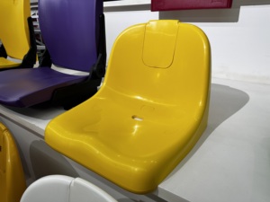 Chaise de stade en polypropylène (PP) moulée par injection, sièges fixes d'arène à dossier moyen pour la vente en gros ZS-ZKBB-P - Product Image 4