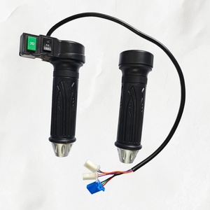 Poignées de trottinette électrique en plastique résistant à la chaleur, élégantes et de haute qualité, avec contrôle de vitesse réglable multi-vitesses pour une conduite nocturne stylée - Product Image 5
