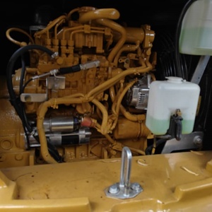 Mini-excavatrice sur chenilles d'occasion Cat 308 de haute qualité pour petits projets domestiques - Product Image 6