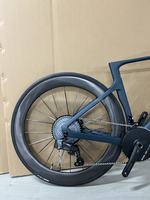 700C Carbon-Rennrad mit Shimano 105 24-Gang-Schaltung, 50mm Carbon Wave Felgensatz, Aero-Rennrad mit Innenkabeln, Herren, 7,7kg