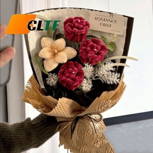 Ramo de <span class=keywords><strong>Tulipanes</strong></span> y Rosas de Ganchillo Hechos a Mano, Flores Artificiales, Regalo para el Día de la Madre, San Valentín, Graduación - Product Image 1