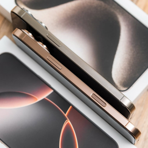 هواتف ذكية مستعملة غير مقفلة بالجملة، آيفون 16 برو ماكس 5G أصلي مستعمل، سعة 256 جيجابايت و512 جيجابايت - Product Image 4