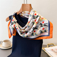 Nouvel Arrivage Foulards Carrés à Motif Chaîne Imprimé Soie Hijabs pour Femmes 70*70CM Foulard de Cou Petit Cheval en Soie et Polyester Bandana