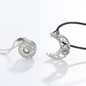 Collar personalizado <span class=keywords><strong>de</strong></span> proyección <span class=keywords><strong>de</strong></span> pareja <span class=keywords><strong>de</strong></span> día y noche para él y ella, cadena <span class=keywords><strong>de</strong></span> bloqueo <span class=keywords><strong>de</strong></span> colgante magnético <span class=keywords><strong>de</strong></span> moda INS 100 idiomas - Product Image 4