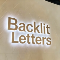 Letras de Canal Acrílicas de Acero Inoxidable con LED de Alto Brillo, IP65 Impermeables, Personalizables, Decorativas, con Iluminación Direccional