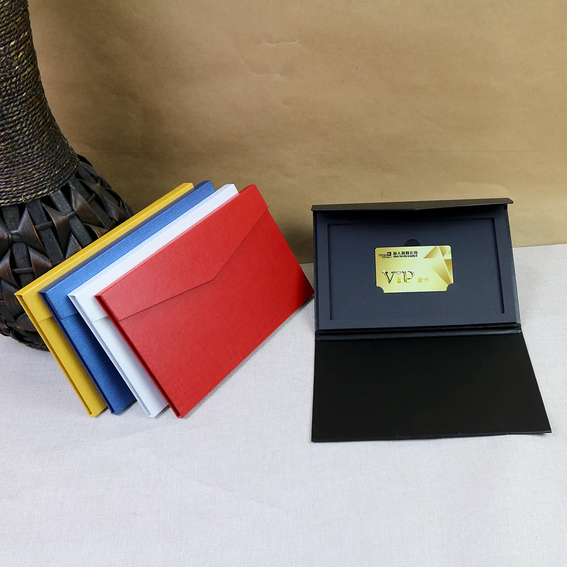 Luxury Metal Business Card Packaging Box VIP Membership Card Packaging Gift Magnet Board Slots Paper Box