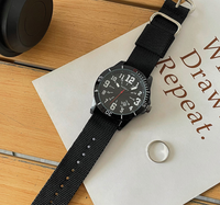 Montre à quartz pour homme avec logo personnalisé, décontractée, multifonctionnelle, lumineuse, pour l'extérieur, avec cadran à aiguilles, bracelet en tissu, montres pour homme