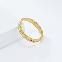 Bague en acier inoxydable torsadée 3 mm, fine et élégante, plaquée or 18 carats, empilable, pour femme, bijoux minimalistes pour tous les jours, cadeau