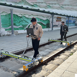 Herramientas de medición ferroviaria de alta precisión: Regla medidora de vías de ferrocarril, instrumento digital de inspección de vías rodantes. - Product Image 3