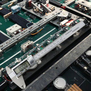 Pied à coulisse à affichage numérique électronique tout métal de haute qualité 150 mm en acier inoxydable envoyer des piles bouton 6 pouces étrier électronique - Product Image 3