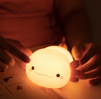 Nouvelle veilleuse créative en silicone LED rechargeable par USB, silhouette de panda rouge pour bébé, à tapoter, lumière blanche chaude pour chambre à coucher