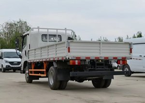 Nuevo Camión Pesado JMC 2.5T 4x2 Diésel Euro 5, Camión Utilitario con Caja de Cambios FAST para Entrega Urbana en Argelia, Orán, Djelfa - Product Image 3