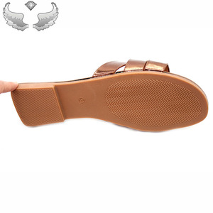 <span class=keywords><strong>Sandalias</strong></span> y Chanclas Casuales de Verano para Mujer, Novedad Explosiva, <span class=keywords><strong>Planas</strong></span>, Transpirables, Duraderas, Venta al por Mayor desde Guangzhou para Comercio Exterior - Product Image 6