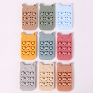 Bouton téléphone portable Silicone anneau de <span class=keywords><strong>dentition</strong></span> pour bébés peluche pour moudre confortablement les dents et mâcher de la gomme pour les petits mois - Product Image 3