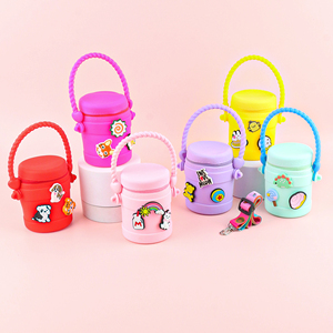 Monedero <span class=keywords><strong>de</strong></span> cubo DIY con dijes <span class=keywords><strong>de</strong></span> dibujos animados - <span class=keywords><strong>Bolsa</strong></span> portátil <span class=keywords><strong>de</strong></span> silicona con llavero y flores <span class=keywords><strong>de</strong></span> zapatos para pintalabios y artículos diversos - Product Image 3