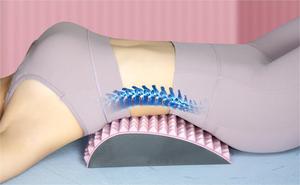Coussin de massage pour le bas du cou Douleur dorsale Entraîneur de relaxation de la colonne lombaire Exercice d'étirement lombaire Pilates Yoga Coussin lombaire pour le dos - Product Image 6