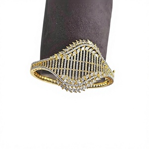 Bracelet élégant en zircon plaqué or, tendance, pour mariage, fiançailles, collection de bijoux, tenue de soirée pour femmes - Product Image 2