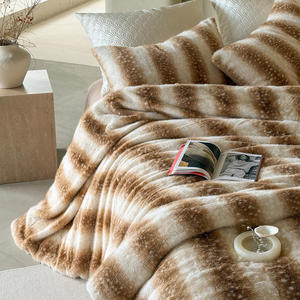 Ensemble de literie de luxe en fourrure de vison épaisse, 4 pièces, housse de <span class=keywords><strong>couette</strong></span> à rayures imitation fourrure de <span class=keywords><strong>cerf</strong></span> - Product Image 3