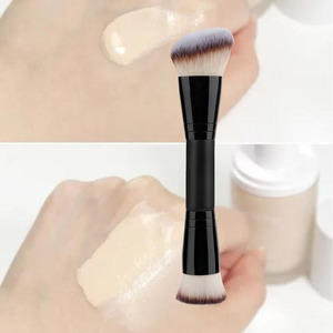 Brocha de Maquillaje Facial Vegana de Doble Punta con Logotipo Personalizado para Base Líquida, Corrector, Rubor y Polvo - Product Image 6