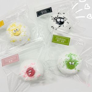 ลูกบอลบีบของเล่นบิสกิตขนาดเล็ก 8 ซม. สำหรับเด็กอายุ 5-7 ปี ของที่ระลึกตามฤดูกาล ช่วยคลายเครียด สร้างอารมณ์ดี สำหรับทุกวัย - Product Image 3