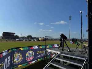 Structure d'éclairage extérieure en aluminium personnalisée pour présentoirs à tringles - Product Image 6